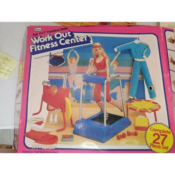 1984 Vintage Sears Doll Playset Doll Multi-color Vintage 27 Piece Set Retro Gym - Picture 2 of 16